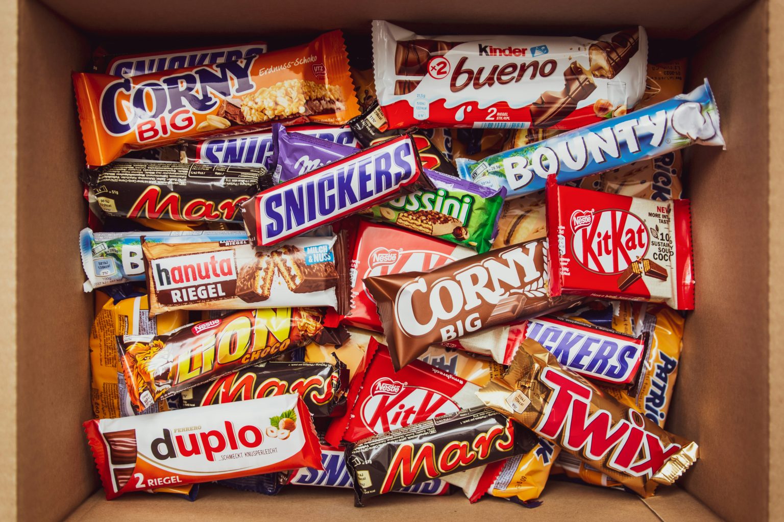 Unveiling the ‘Psychology of Snacking’: report with TV psychologist Kimberley Wilson reveals Britain’s snacking habits and misperceptions